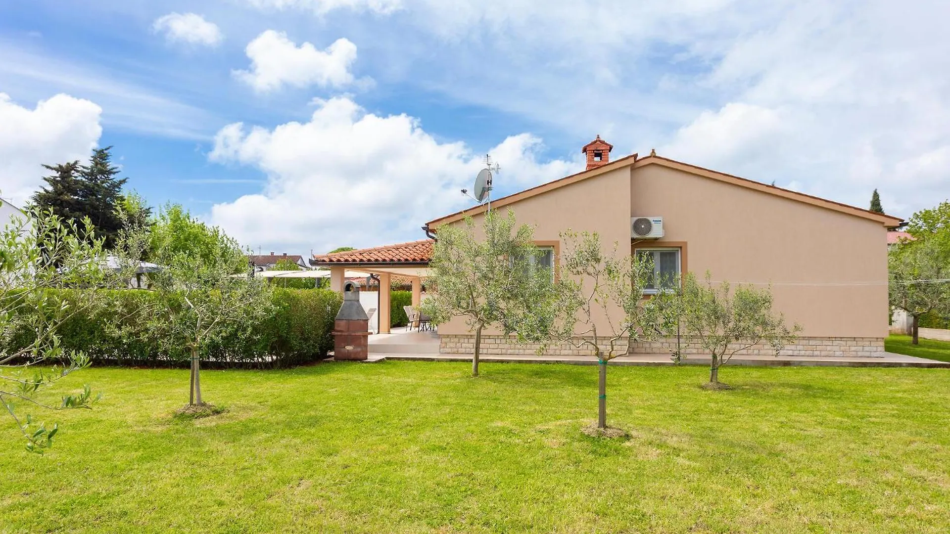 3 Bedroom Awesome Home In Fažana