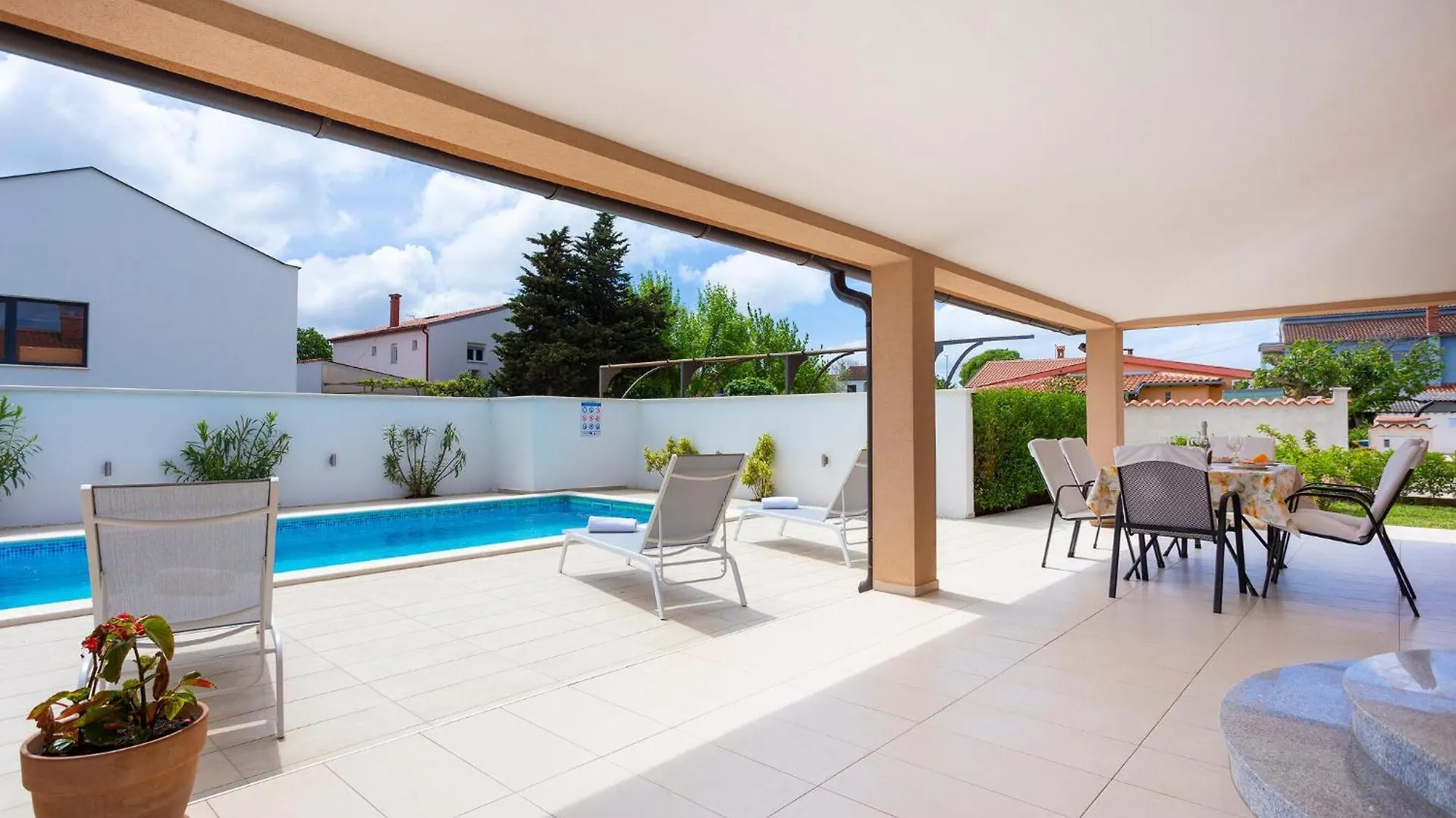 3 Bedroom Awesome Home In Fažana